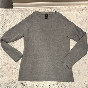 H&M Women Classic Gray Crewneck Sweater size s